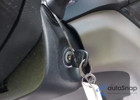 2015 Toyota Sienna Le 8 Passenger z USA, uszkodzony, nr VIN 5TDKK3DC3FS566118